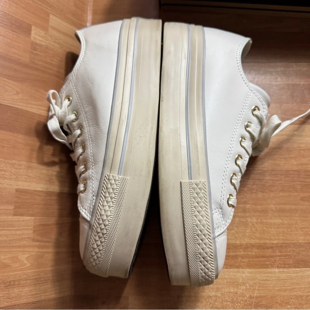 Converse Chuck Taylor white leather platform sneakers size 8